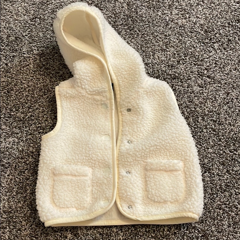 Old Navy baby Cozy Cream Sherpa Vest with Hood